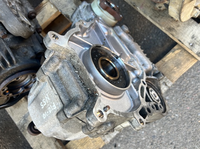 Раздатка, коробка раздаточная 27107643750 BMW