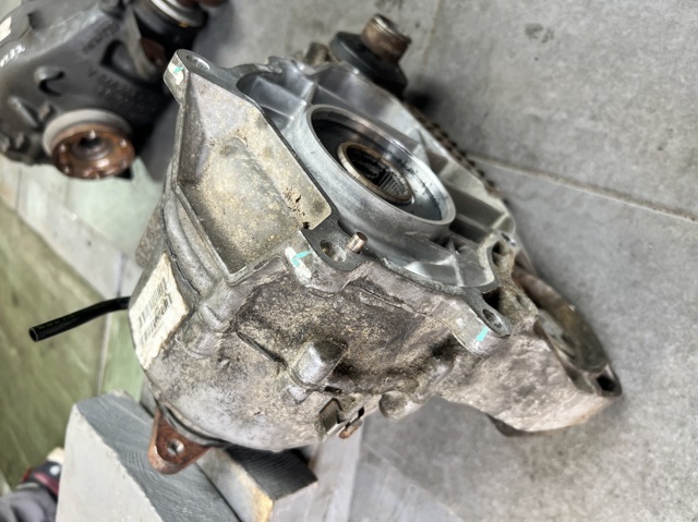 Коробка раздаточная 27108697255 BMW