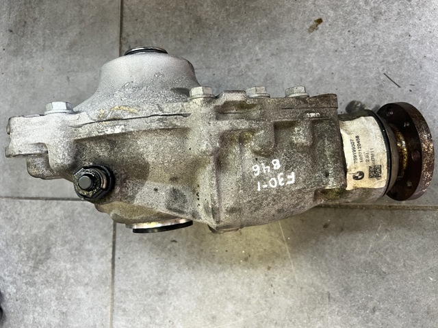 Редуктор колесный моста переднего 31507591995 BMW