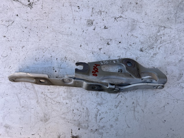 Петля капота, правая 41617210678 BMW