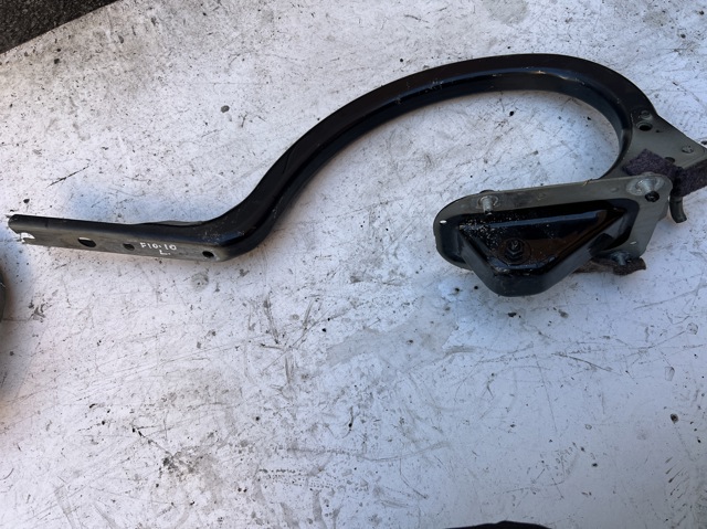 BMW 41627204237 Петля крышки багажника в наличии Винница