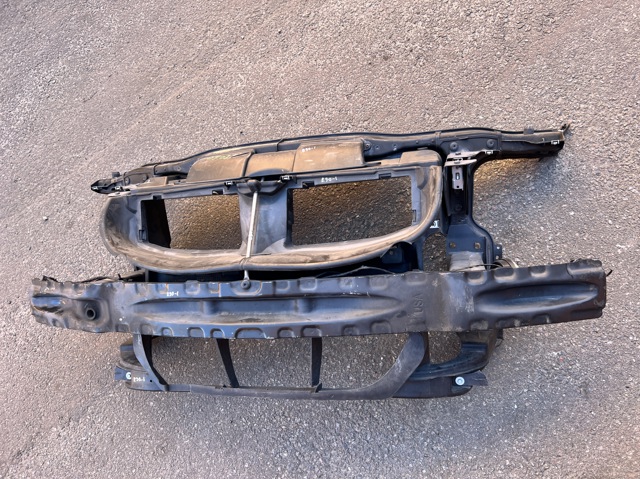 Дефлектор радиатора верхний 51117134099 BMW