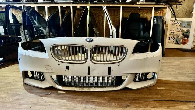 Передний бампер 51118054422 BMW