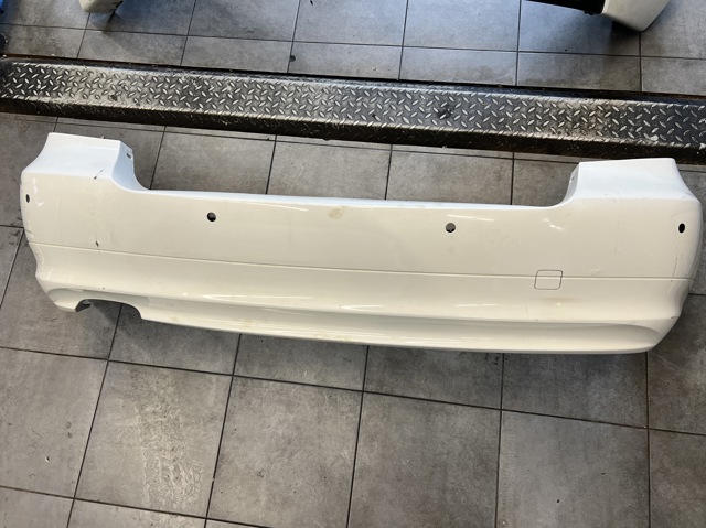 Задний бампер 51127202706 BMW