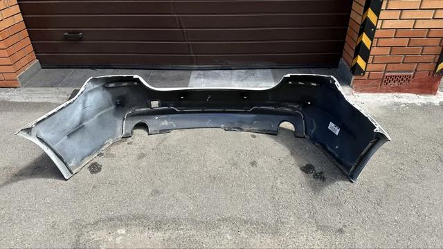 Задний бампер 51128048594 BMW