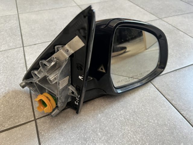 Зеркало заднего вида правое 51167364060 BMW