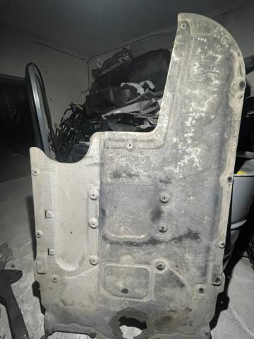51757193220 BMW Защита днища, средняя часть купить в Львов