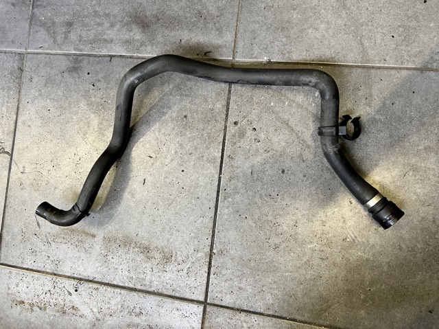 Патрубок радиатора охлаждения нижний 64216945282 BMW