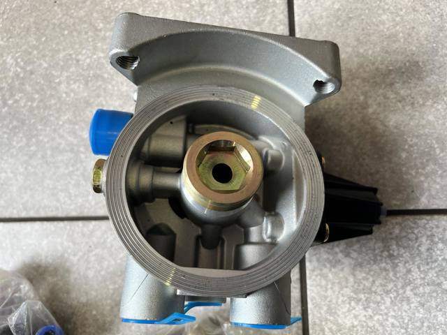 PN10059 PNEUMATICS Осушитель воздуха пневматической системы купить в Николаев
