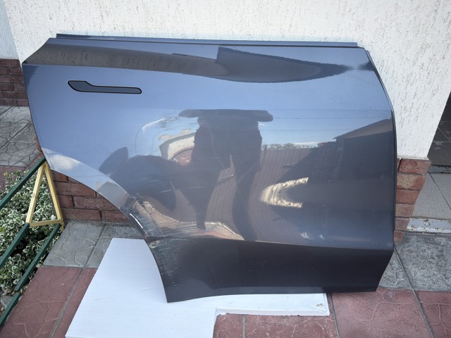 Дверь пассажирская задняя правая 1493562E0A Tesla Model