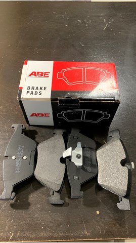 ABE C1B016ABE Передние тормозные колодки в наличии Черновцы
