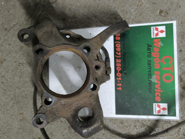 3870A020 Цапфа передняя правая купить Ирпень