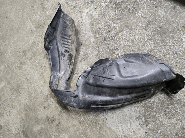 Подкрылок передний правый 638401SZ0A NISSAN