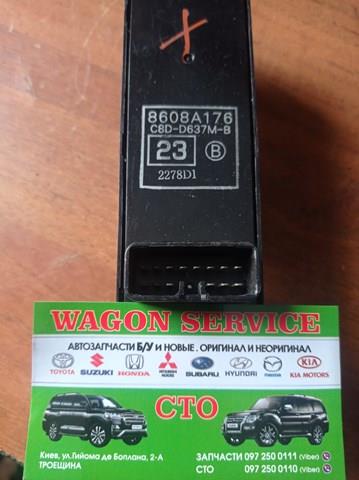 Кнопочный блок управления стеклоподъемником передний левый 8608A176 MITSUBISHI