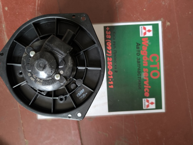 Моторчик печки MR568593 MITSUBISHI
