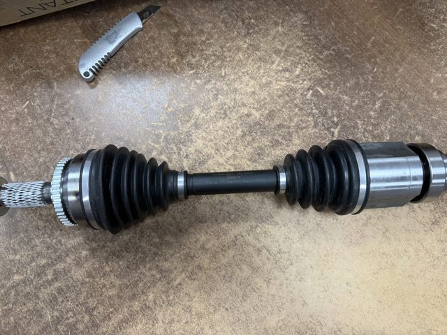 Привод правый 301050 TRAKMOTIVE