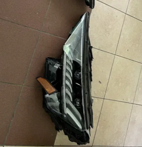 Фара левая 4M8941783B VAG