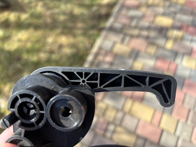 Рычаг открывания капота 811812B000 HYUNDAI