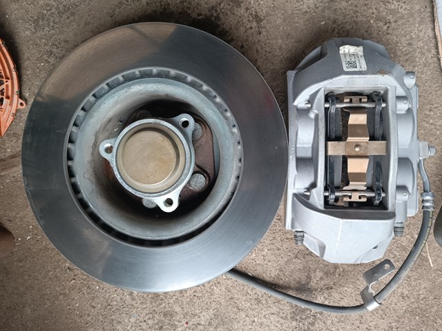 104462200D TESLA Суппорт тормозной передний правый купить в Кривой Рог