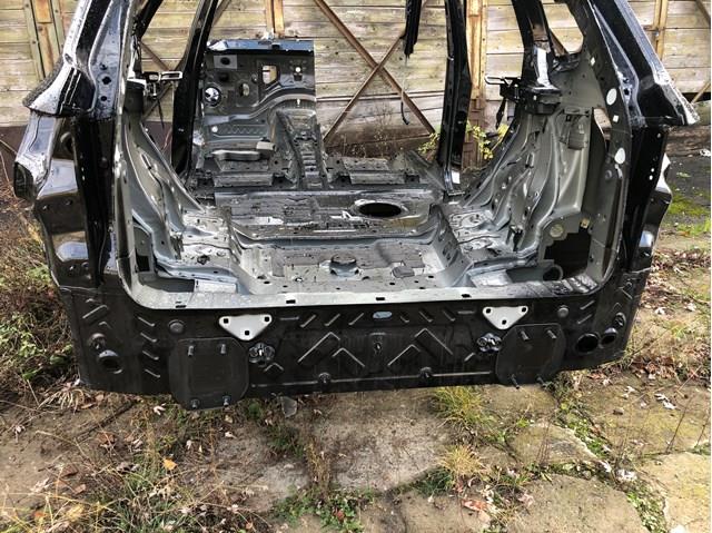Задняя панель багажника 41007947332 BMW
