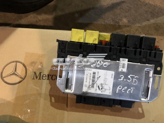 Блок предохранителей и реле 0325458232 MERCEDES