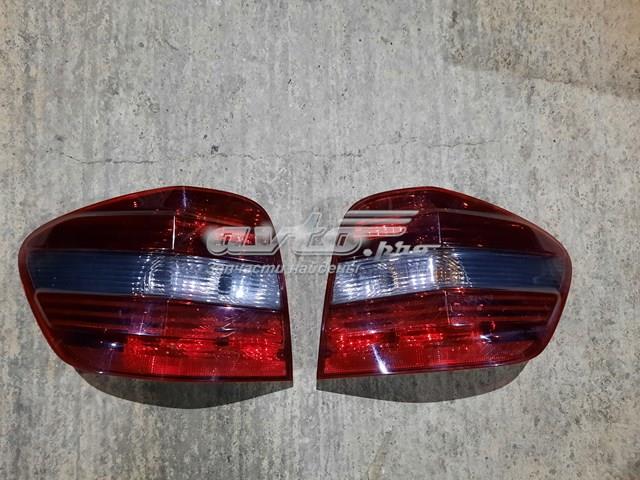 Фонарь задний правый 1649061200 MERCEDES
