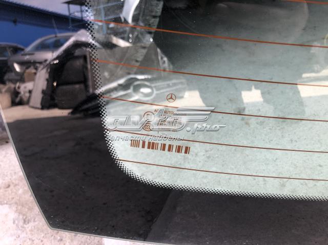 Заднее автостекло 2046701580 MERCEDES