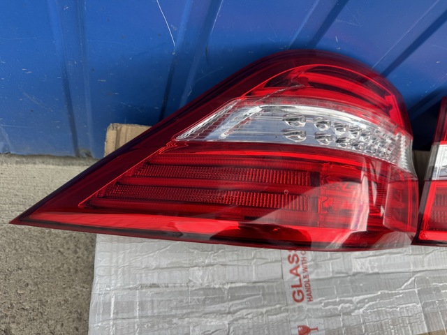 Задний левый стоп A1669063301 MERCEDES