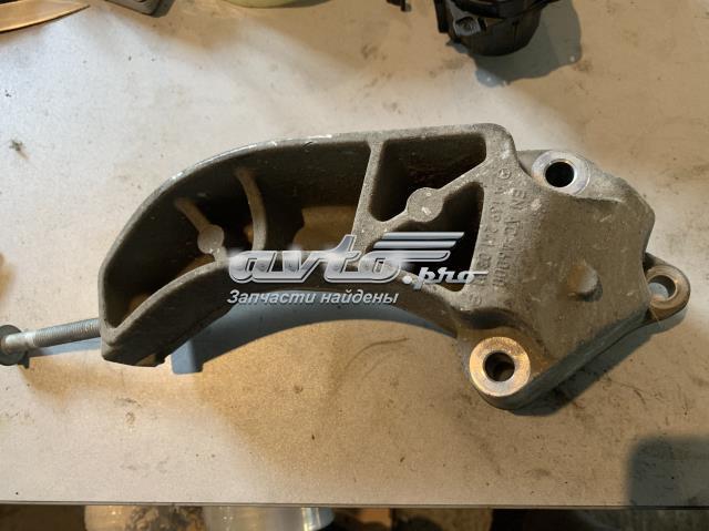 Кронштейн КПП A1692410301 MERCEDES