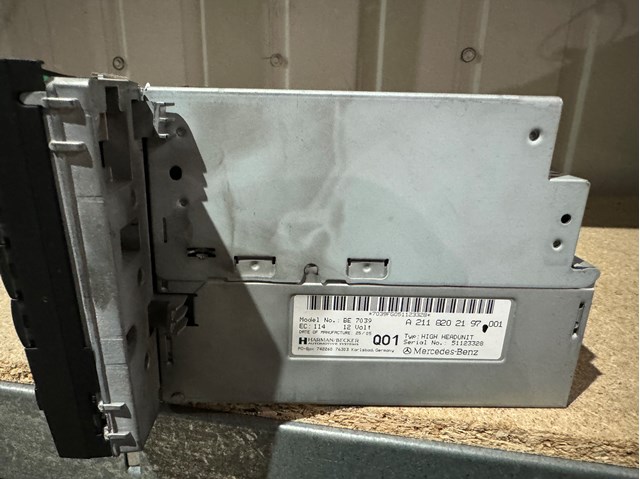 A2118202197 MERCEDES Магнитола (радио AM/FM) купить в Украина