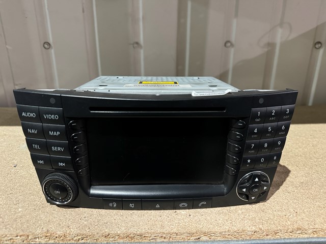 Магнитола (радио AM/FM) A2118202197 MERCEDES