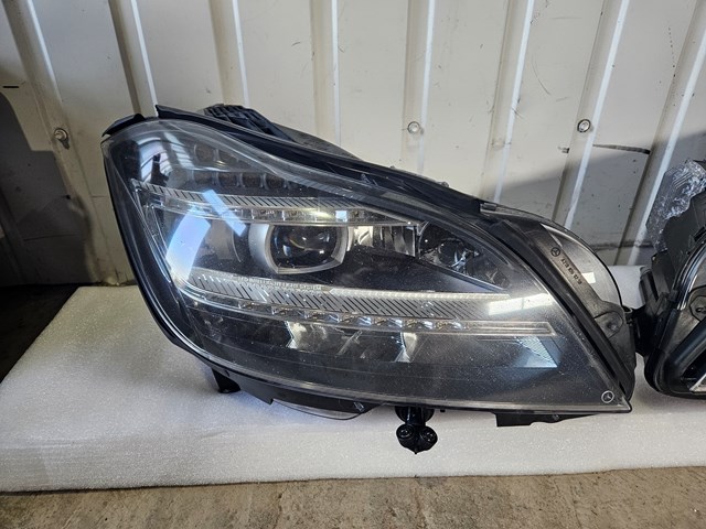 Фара основная правая A2188205061 MERCEDES