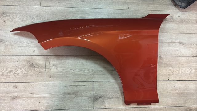 Переднее левое крыло 41007284645 BMW