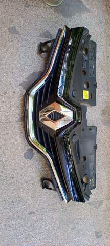 Решетка 623102335R RENAULT