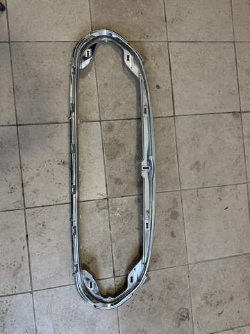 TESLA 101741400D Рамка решетки переднего бампера в наличии Винница