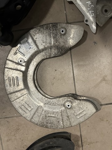 TESLA 102766101B Защита тормозного диска переднего левого в наличии Винница