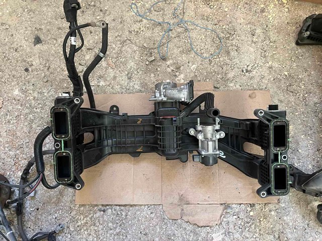 Впускной коллектор 14001AC64A SUBARU