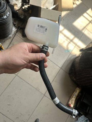Бачок тормозной жидкости 58511CV000 HYUNDAI