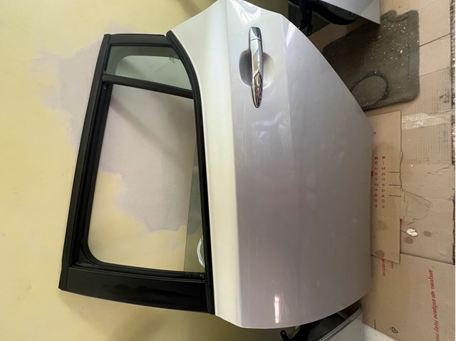 Дверь пассажирская задняя левая 821015SF0A NISSAN