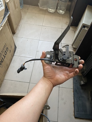 Замок капота 95429751 GM