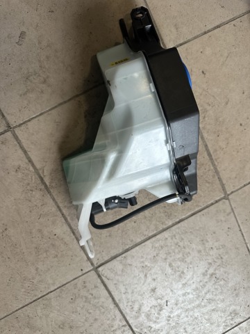 Бачок стеклоомывателя 98611GI100 HYUNDAI