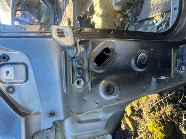 Завеса двери передней левой BB5Z7822801C FORD
