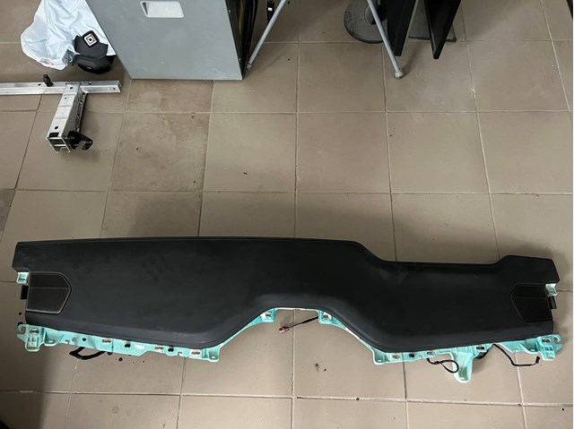 PT00000751 RIVIAN Панель салона передняя "торпедо" купить в Сумы