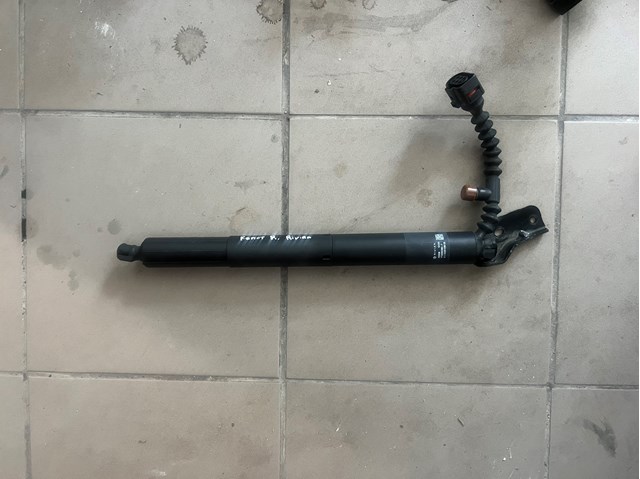 Стойка капота PT00002386 RIVIAN