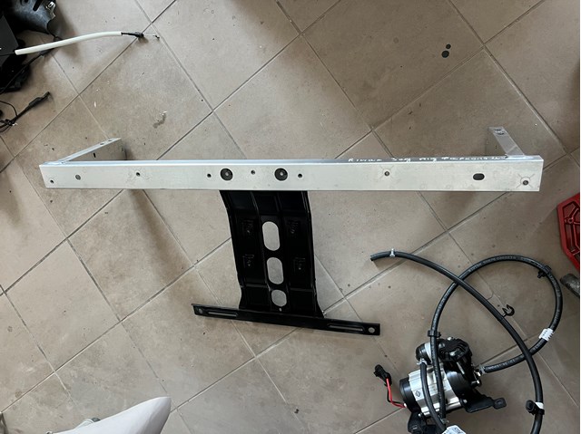 Буфер бампера переднего PT00031470 RIVIAN