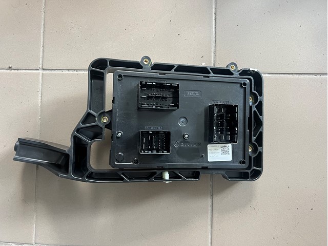 Монтажный блок PT00940398A RIVIAN
