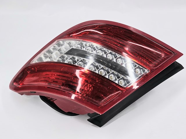 2048204064 MERCEDES Фонарь задний правый купить в Сумы