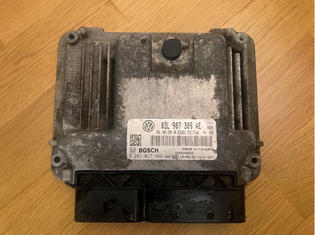ЭБУ двигателем 0281017946 BOSCH
