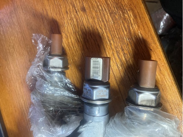 Датчик давления топлива 03L906054 VAG