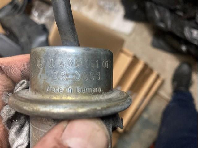 Регулятор давления топлива в топливной рейке 0438161013 BOSCH